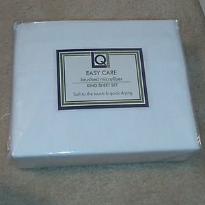 NIP Living Quarters King sized sheets